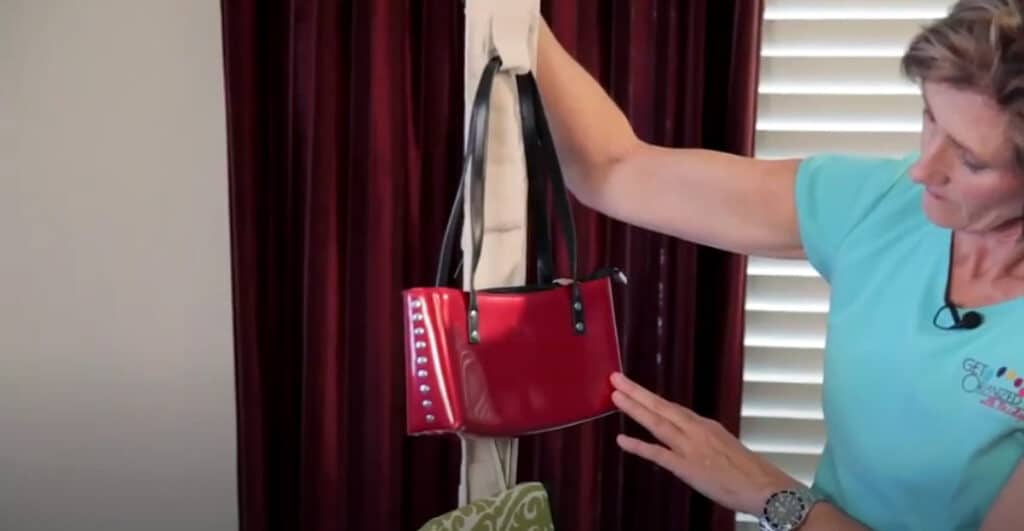 Hanging purse organizer